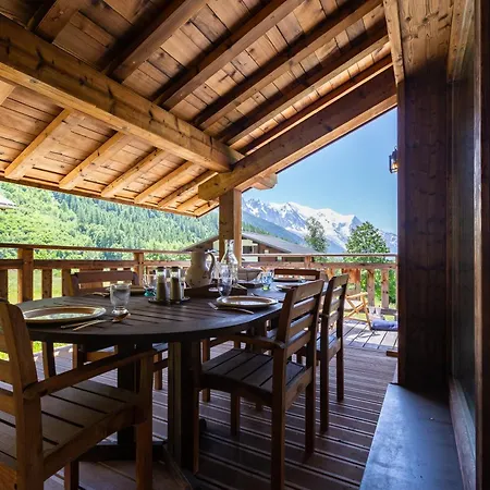 Chalet Majorette - Happy *